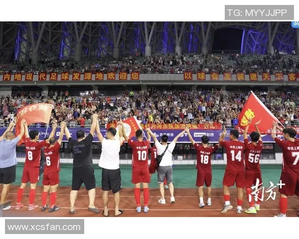 极限足球挑战赛开启激情对决展现极致技巧与团队合作的完美结合